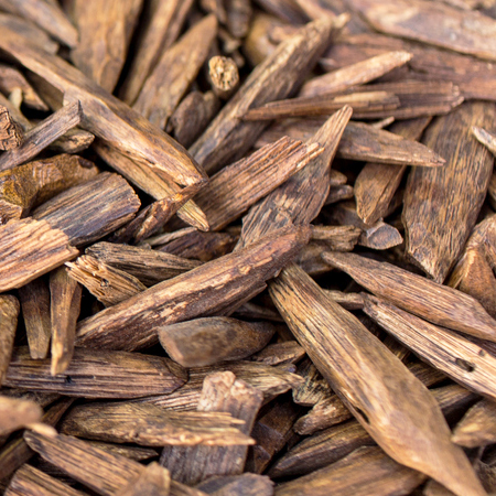 Oud Wood Essential Oil 25% Oud Wood Essential Oil 25%