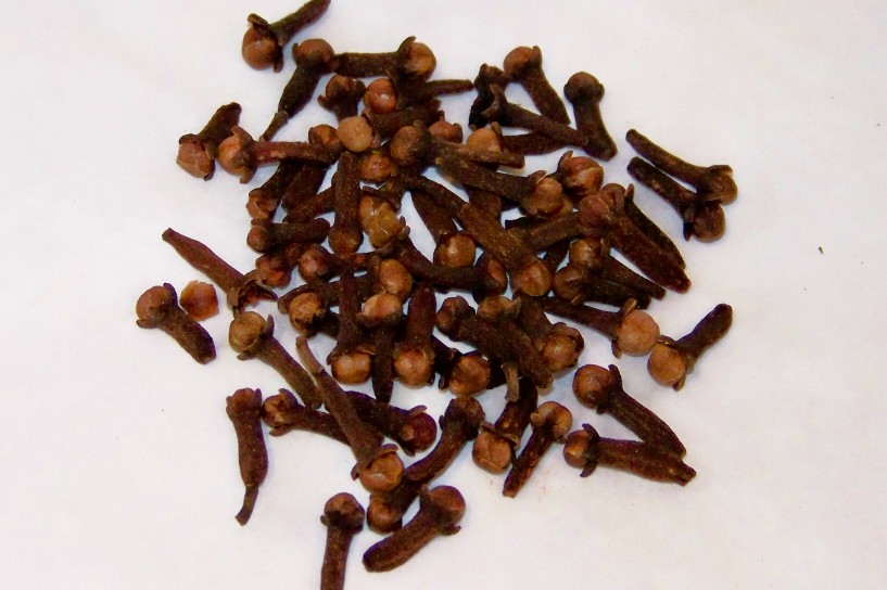 CLOVE WHOLE